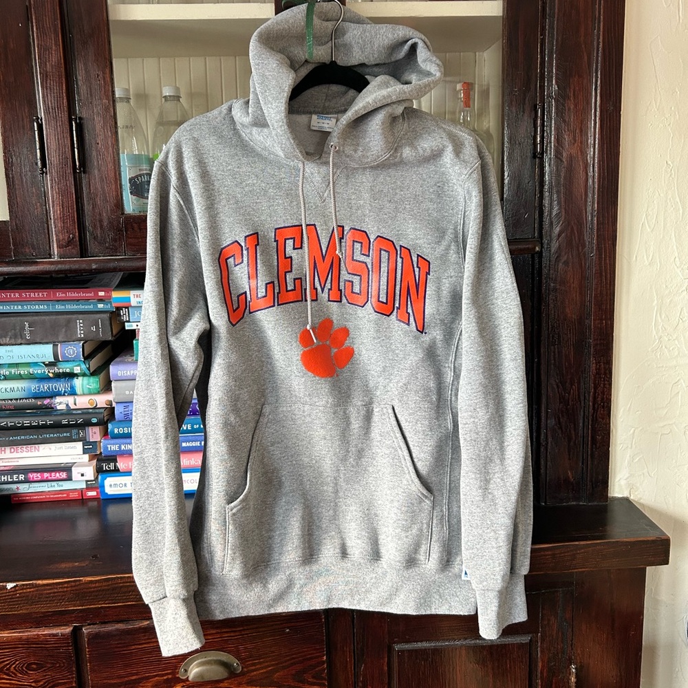 Clemson hoodie sweatshirt 
Russel brand 
Size medium